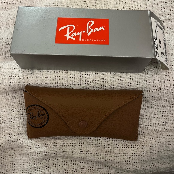 BRAND NEW RAY-BAN’s - Picture 4 of 5